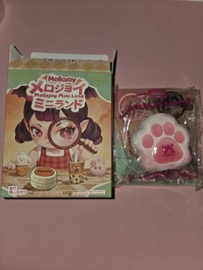 Mellojoy Mini Land Cute Mini Peach Paw Squishy Keychain - Pink & White